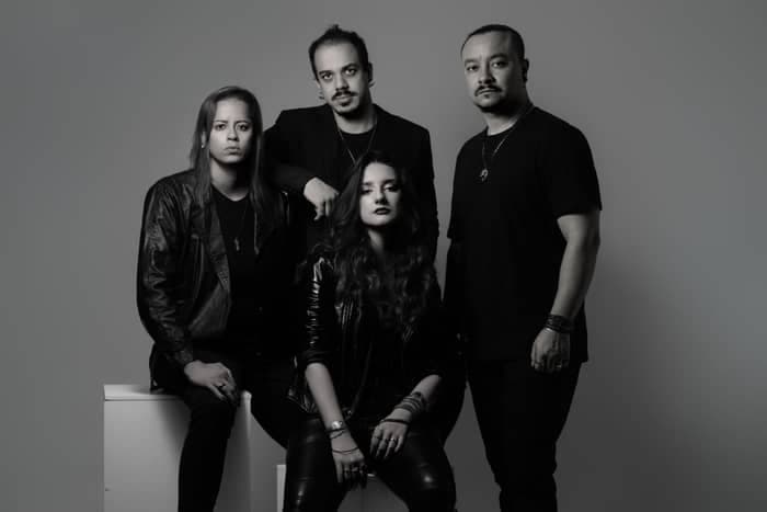 This is Suppernova.
Depois de apresentar cada integrante, agora é hora de apres